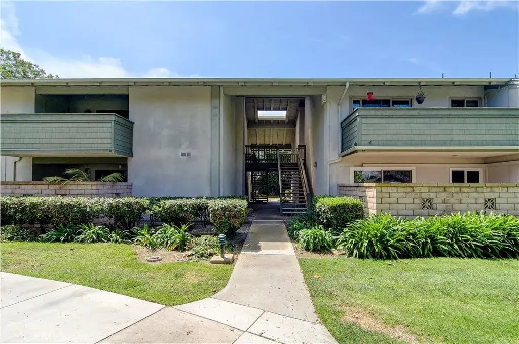 8777 Coral Springs Court 11b, Huntington Beach