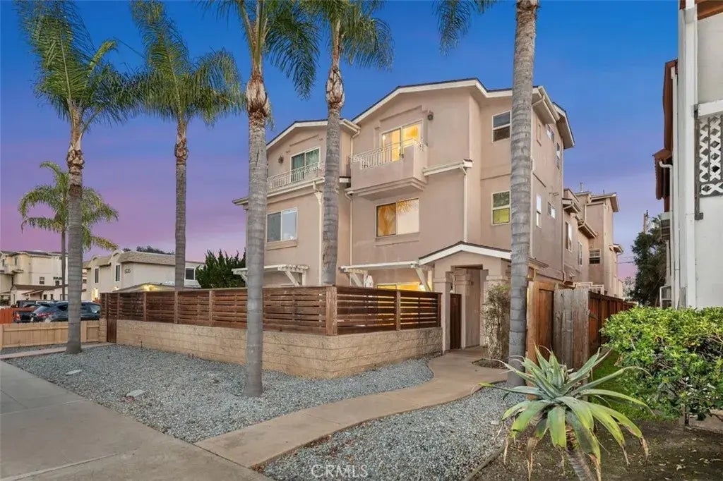 1517 Felspar Street, 