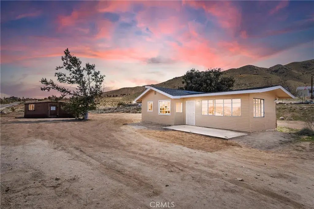 22605 Roundup Way, Apple Valley