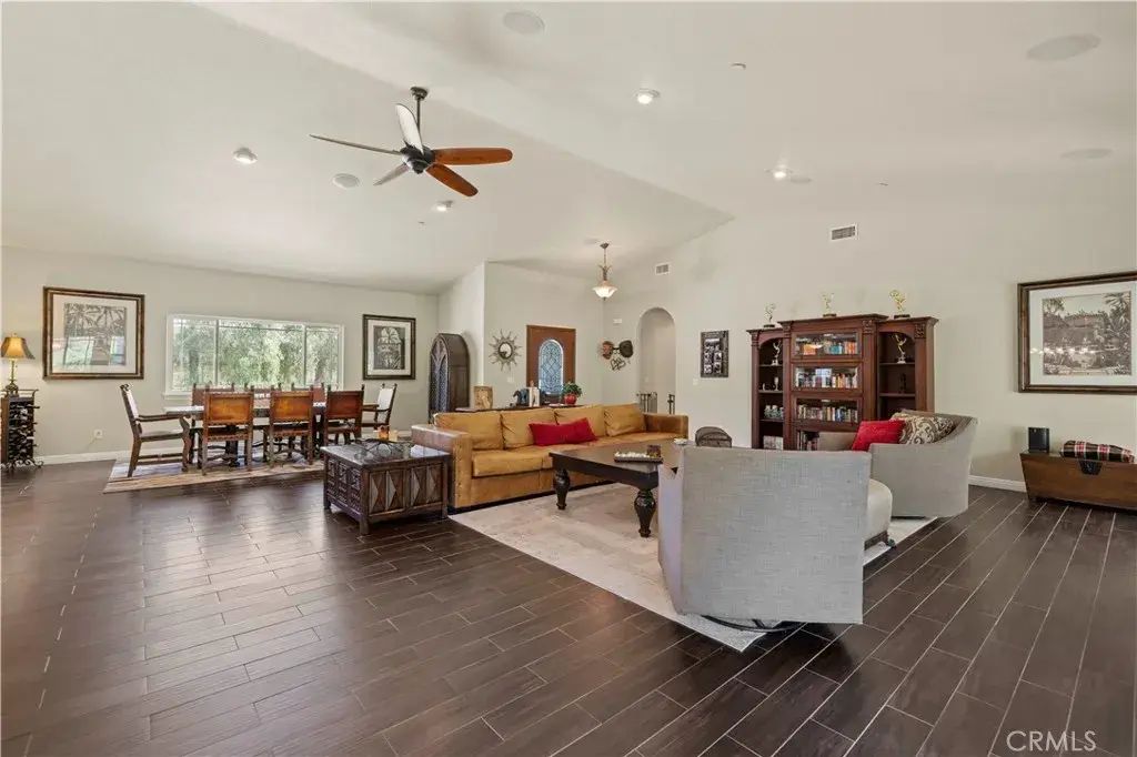 18181 Lost Creek Road, Saugus