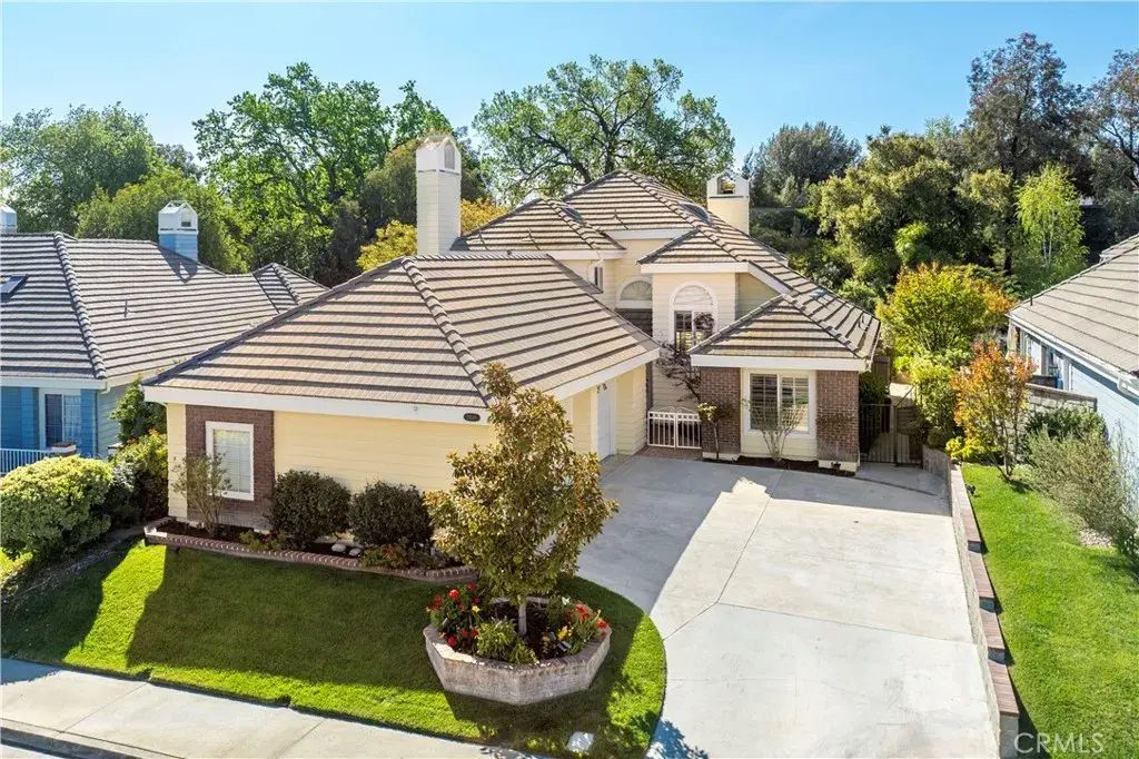 24118 Saint Moritz Drive, Valencia