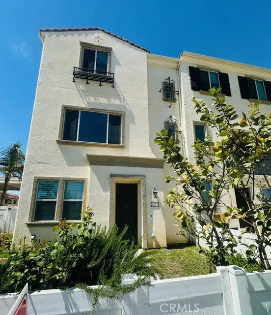 2220 W Anacasa Way, Anaheim