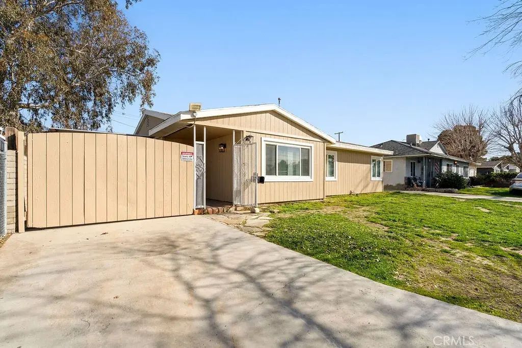 44152 Elm Avenue, Lancaster