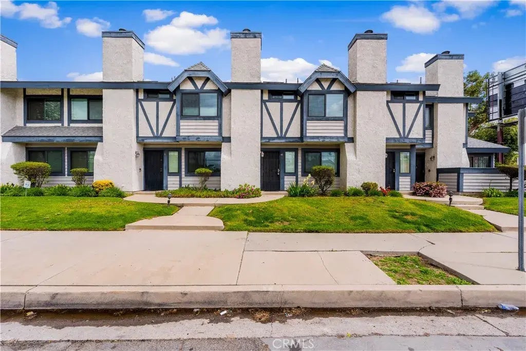 19231 Sherman Way 44, Reseda