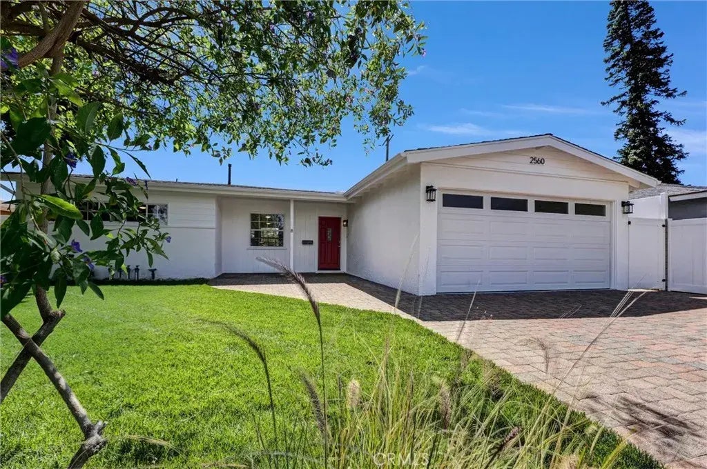 2560 W Greenacre Avenue, Anaheim