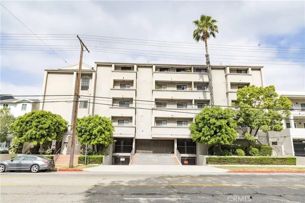 4651 Cahuenga Boulevard, Toluca Lake