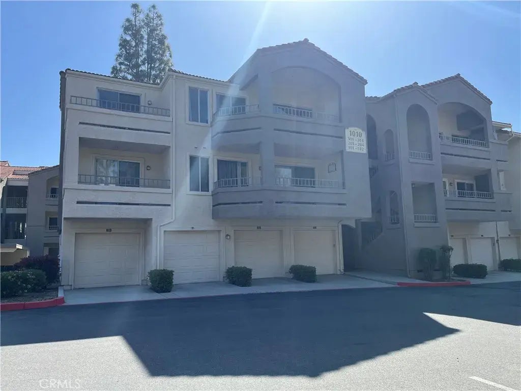 1010 La Terraza Circle 301, Corona