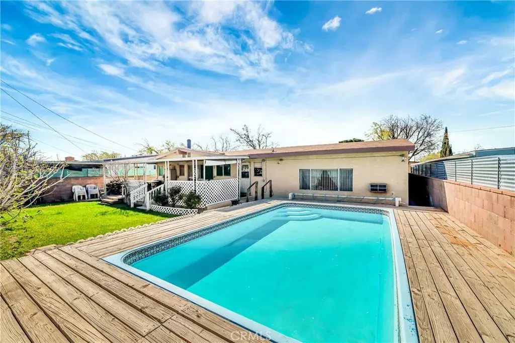 821 W Holguin Street, Lancaster