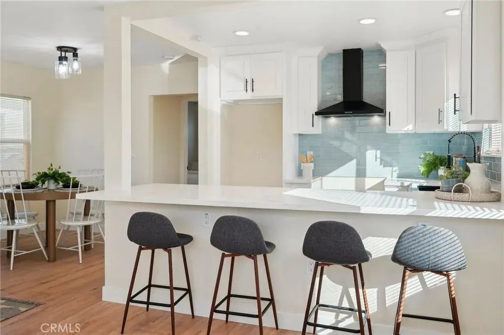 12226 S San Pedro Street, Los Angeles