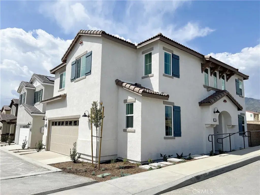 16068 Olivas Lane, Fontana