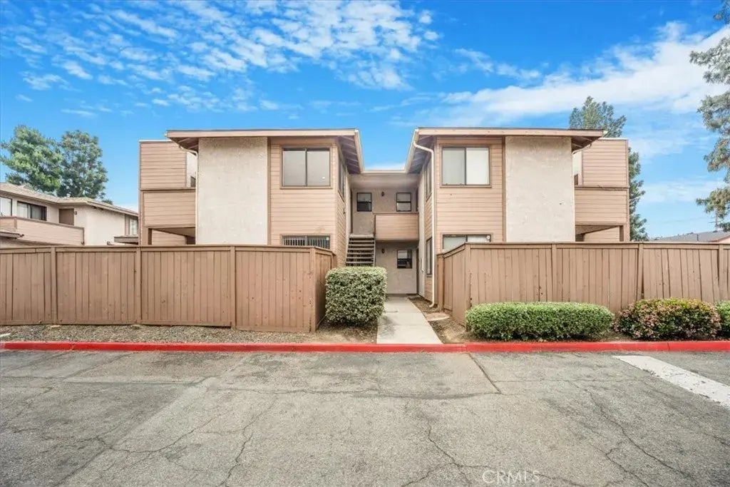 1335 Massachusetts Avenue 101, Riverside