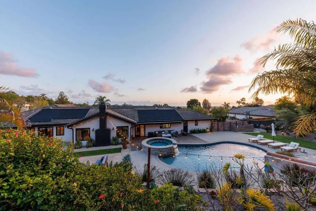 1637 Kings Way, Vista