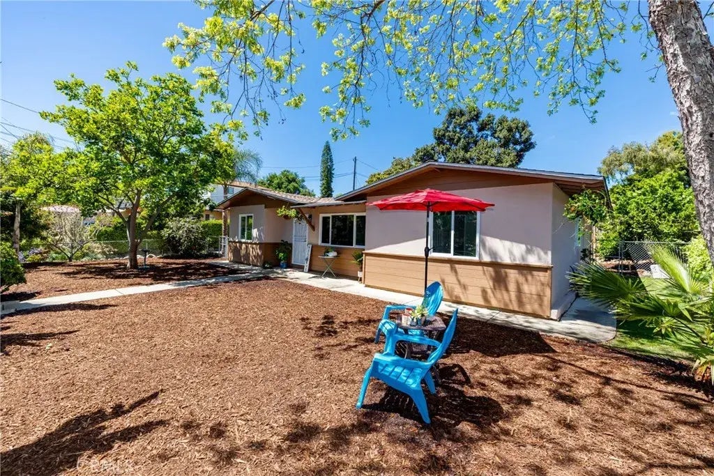 242 E Kalmia Street, Fallbrook