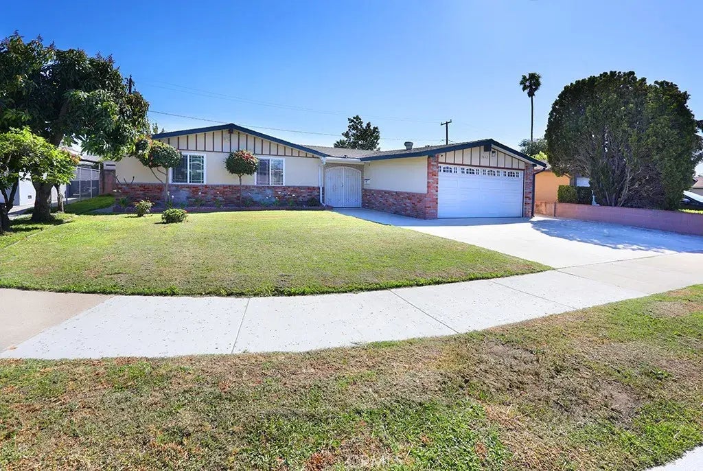 1662 W Chateau Place, Anaheim