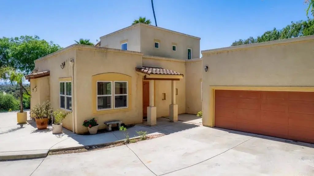 351 Mission Ridge Ln, Fallbrook