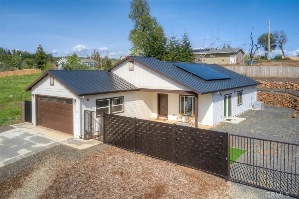 5268 Scottwood Road, Paradise