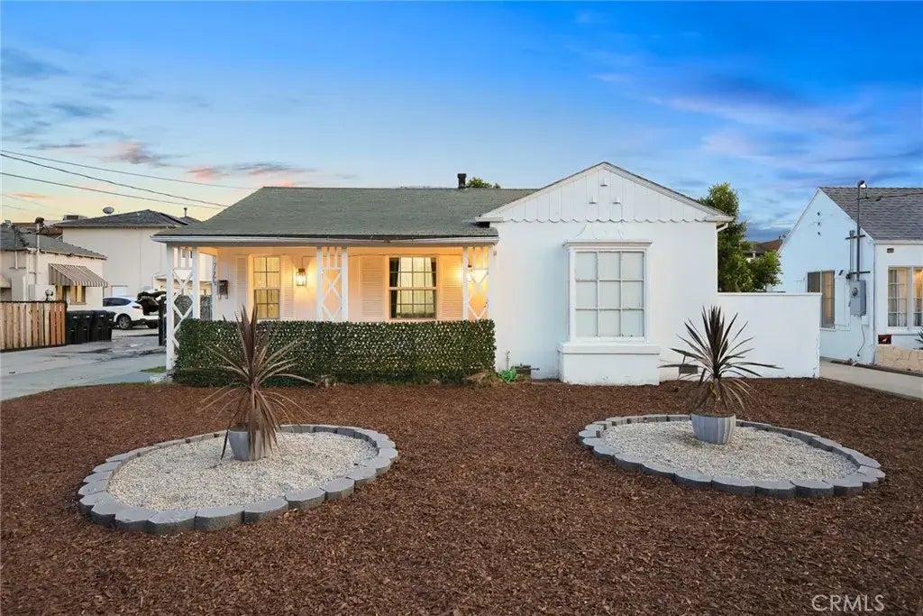 724 E Acacia Avenue, Glendale