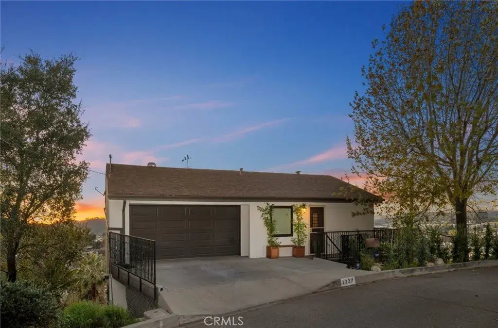 1227 Corona Drive, Glendale