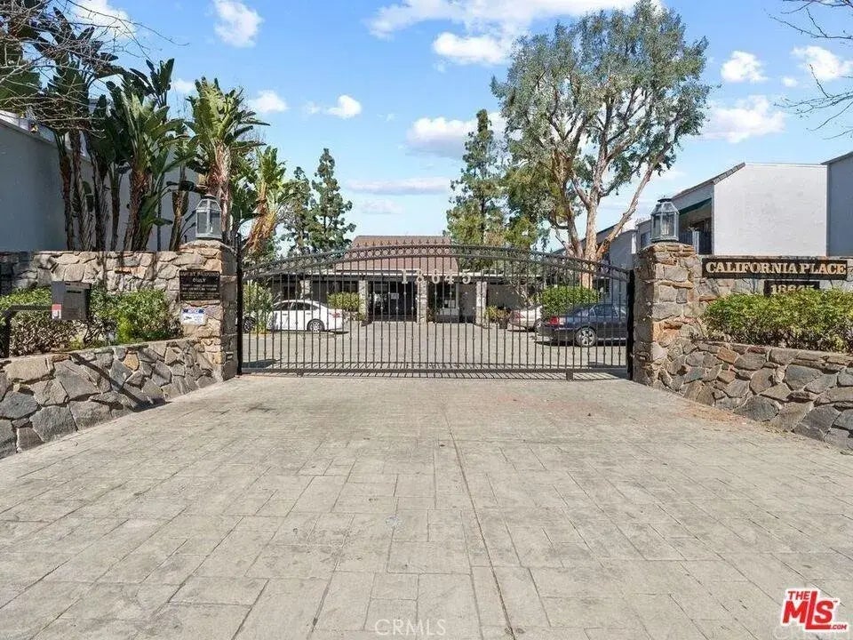 18645 Hatteras Street 263, Tarzana