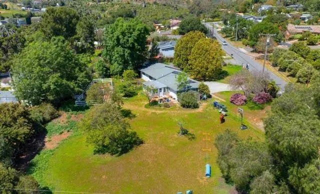 831 Valley Crest Dr, Vista