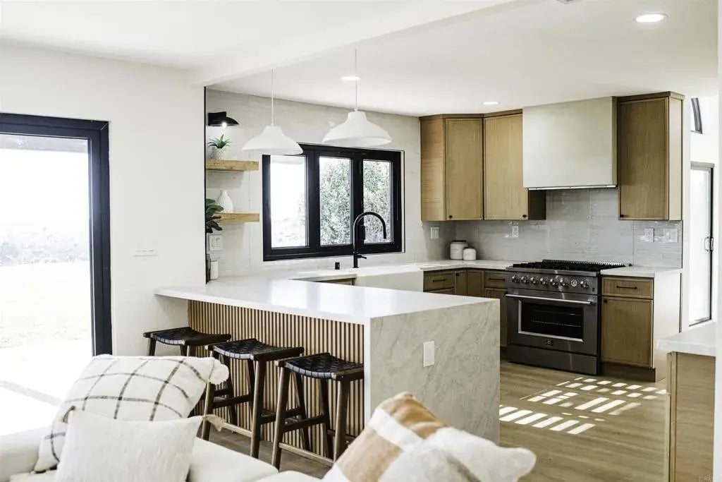 12424 Kestrel Street, 