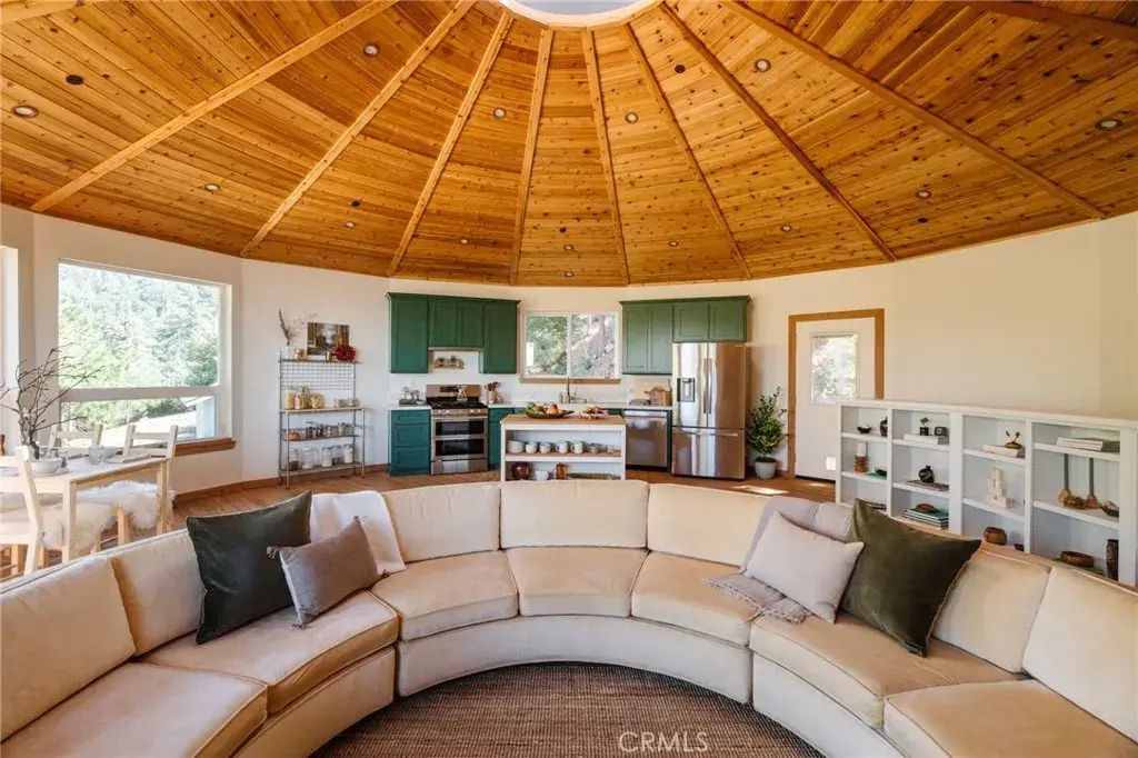 721 Chillon Drive, Crestline