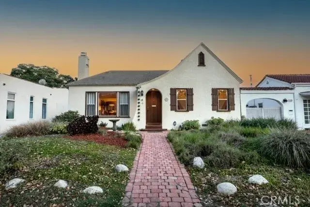 832 E Glenoaks Boulevard, Glendale