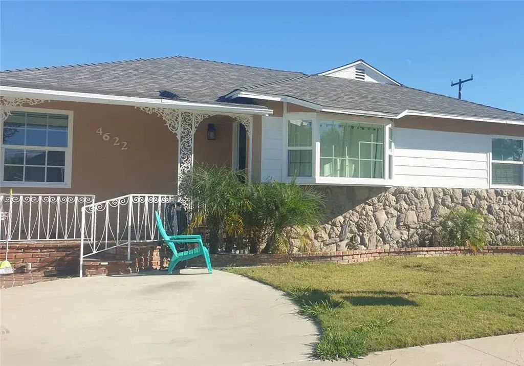 4622 Ladoga Avenue, Lakewood