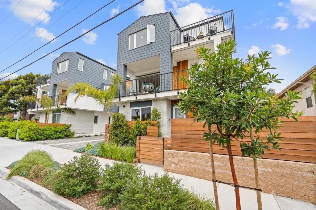 301 Juniper Avenue, Carlsbad