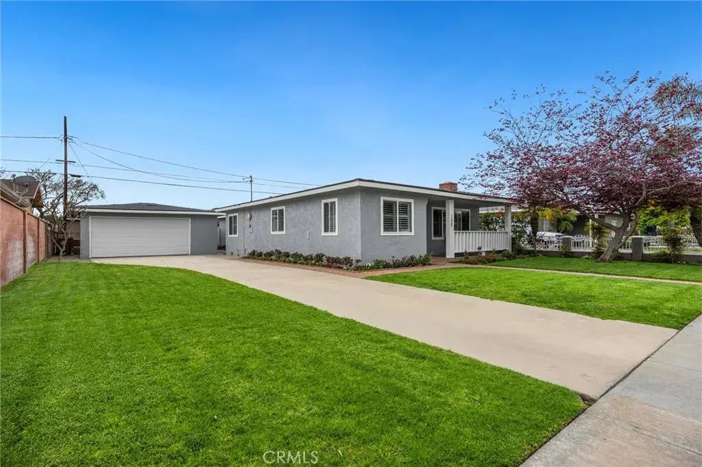 130 W Valencia Avenue, Anaheim