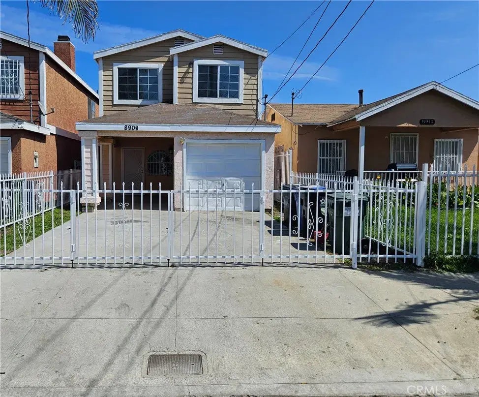 8908 Elm Street, Los Angeles