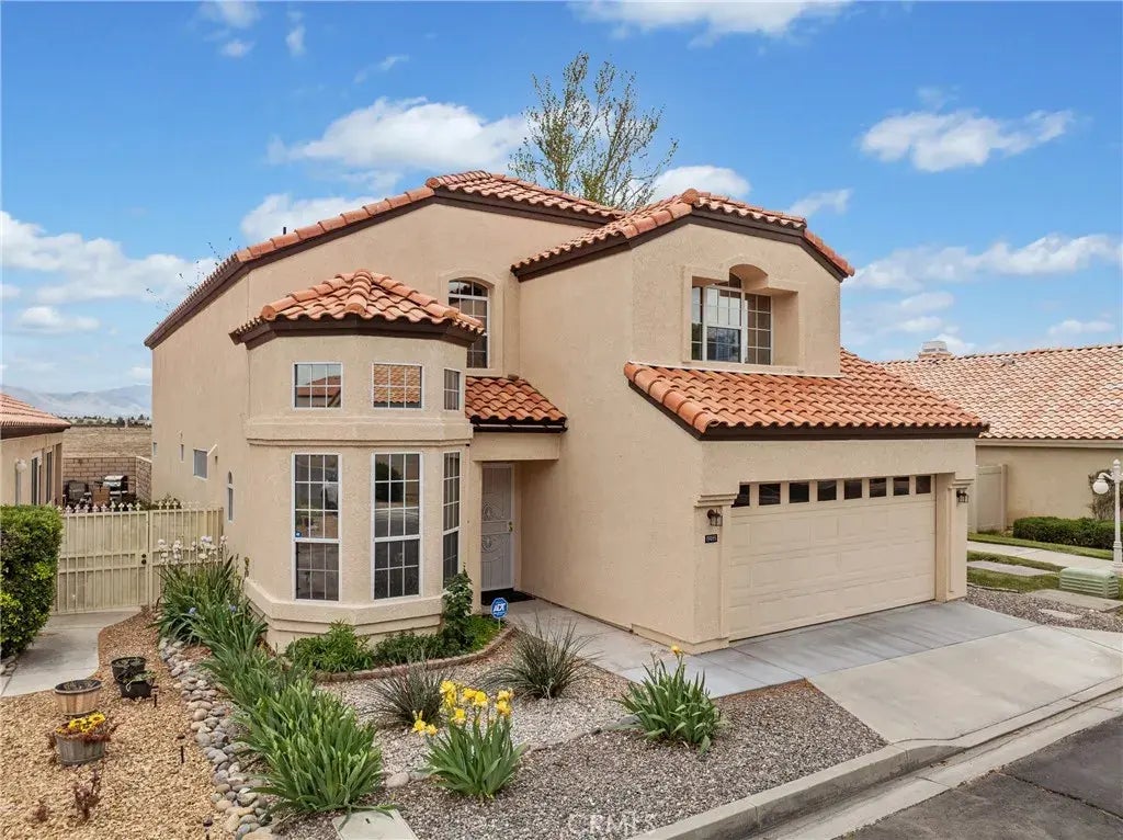 19185 Oak Street, Apple Valley