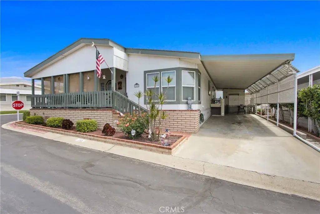 4095 Fruit 743, La Verne