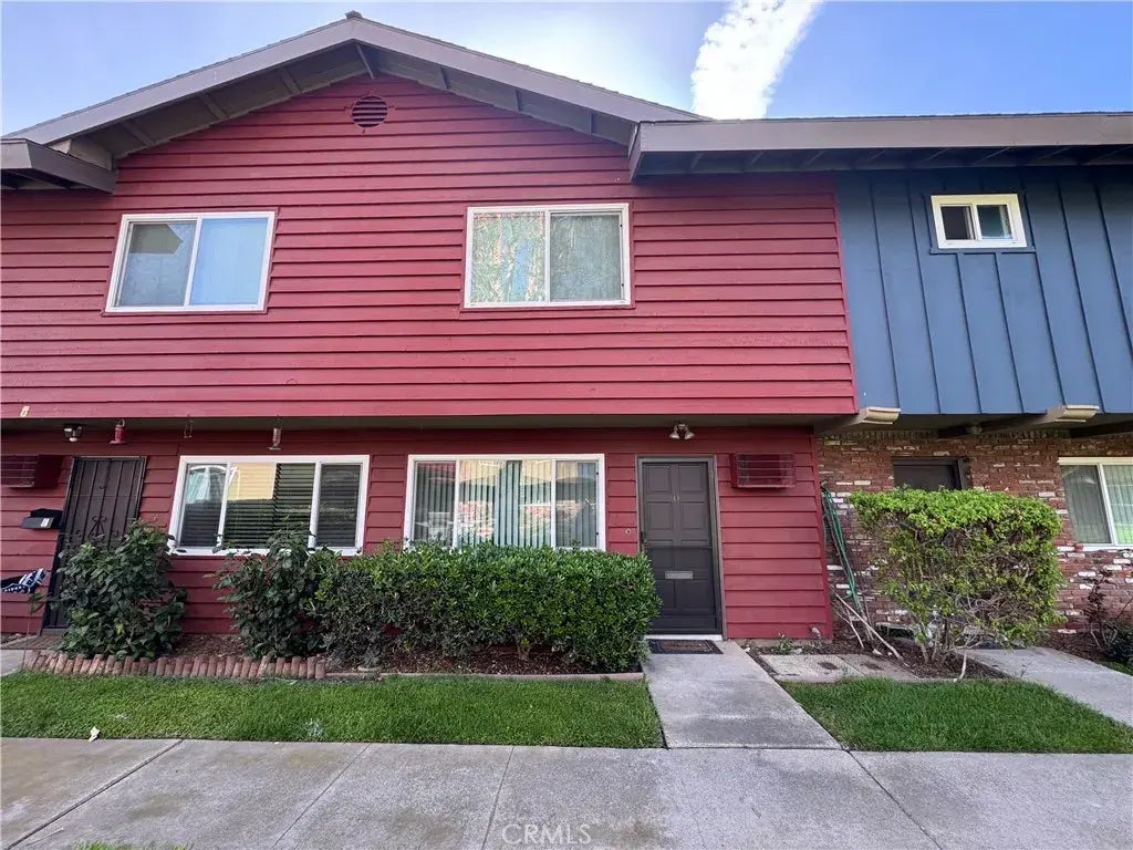 13662 Red Hill Avenue D, Tustin