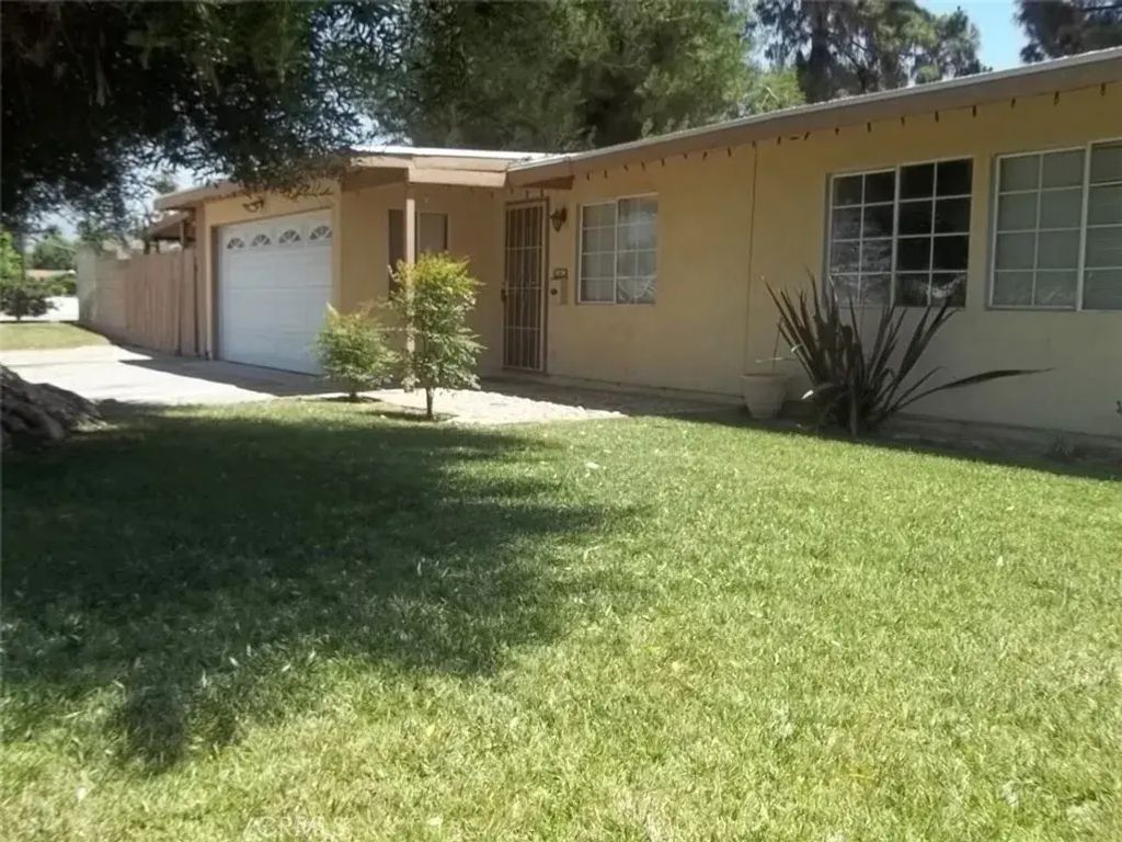 406 S Lowell Street, Covina
