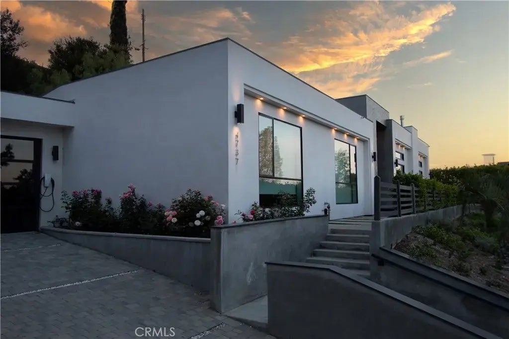 4737 Dunas Lane, Tarzana