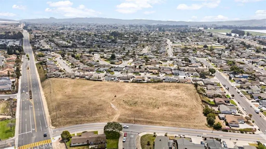 400 E Waller, Santa Maria