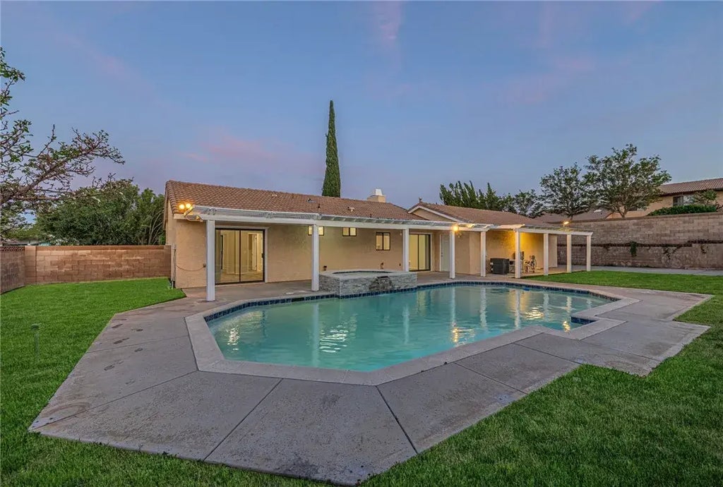 42303 Willeta Avenue, Lancaster