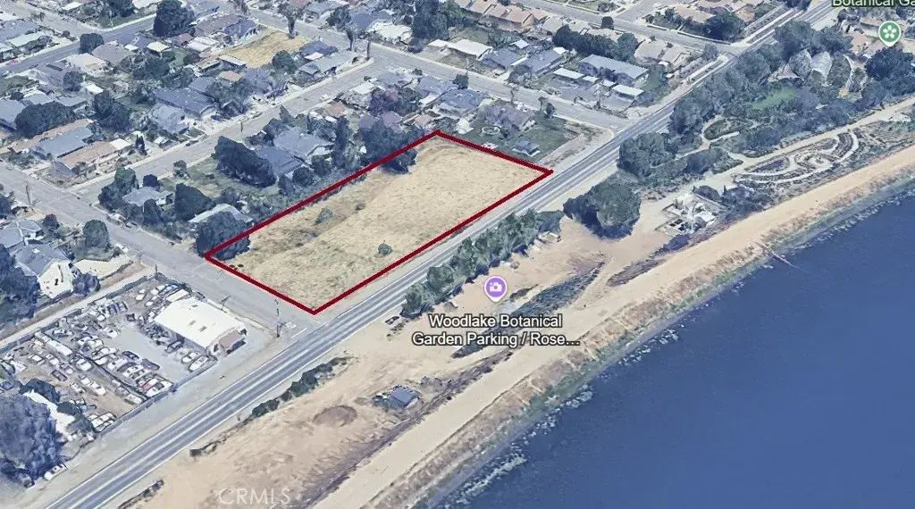 Narango, Woodlake