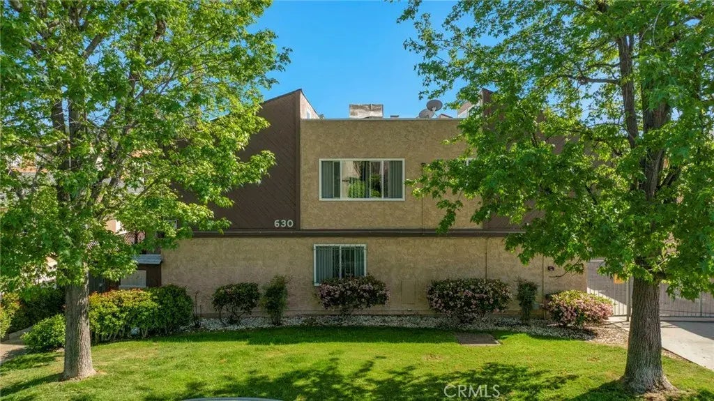 630 E Acacia Avenue 6, Glendale