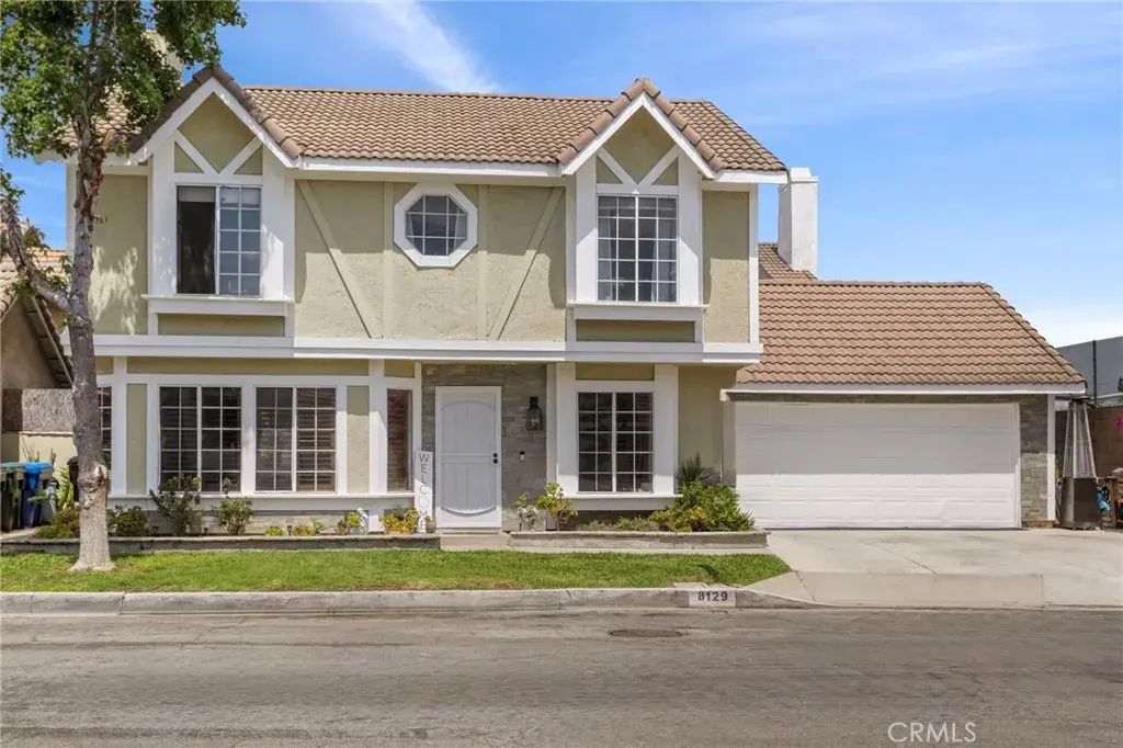8129 Rancho Poderoso Road, Paramount