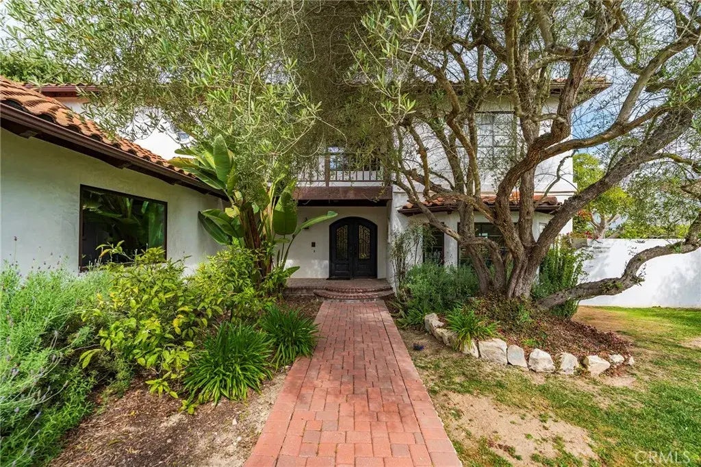 23 Country Meadow Road, Rolling Hills Estates