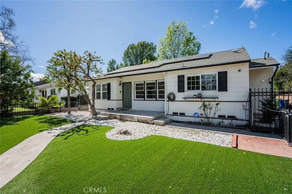 6033 Allott Avenue, Valley Glen