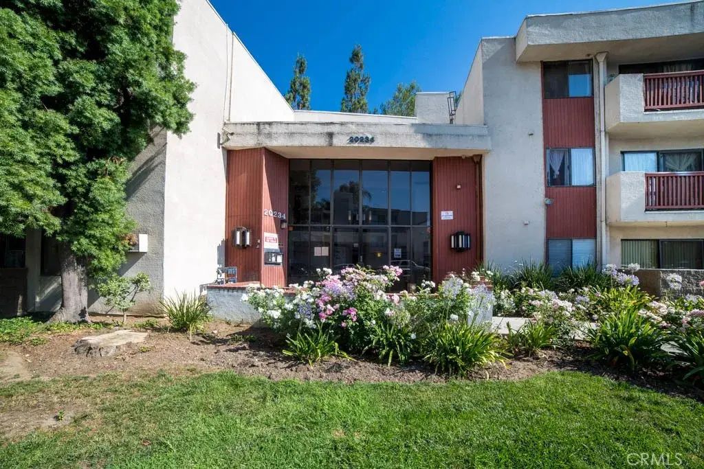 20234 Cantara Street 107, Winnetka