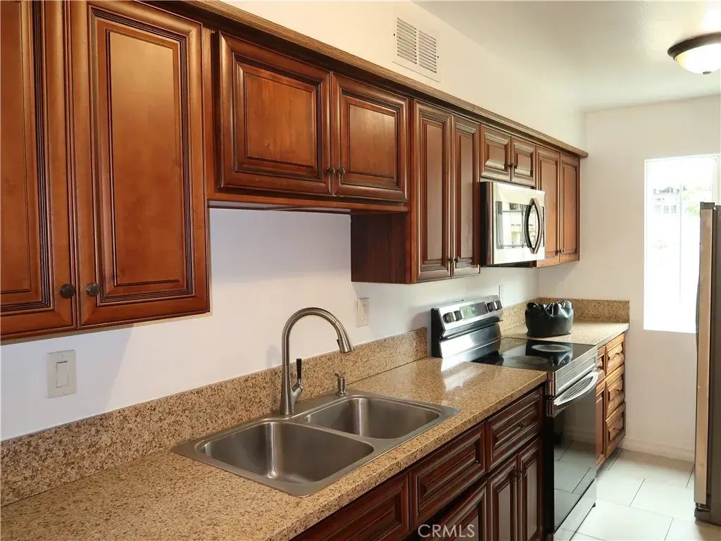 8055 Canby Avenue 5, Reseda