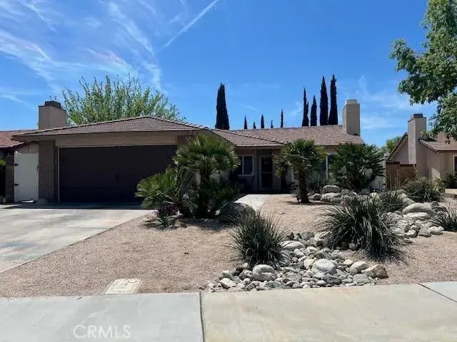 1832 Louise Avenue, Lancaster