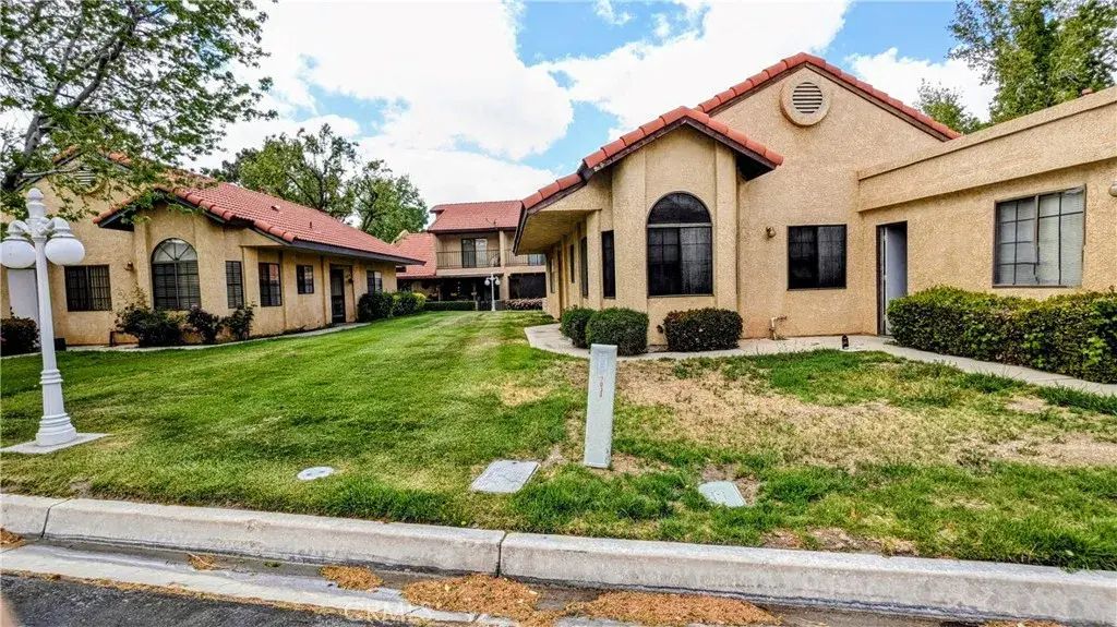 11682 Maple Street, Apple Valley