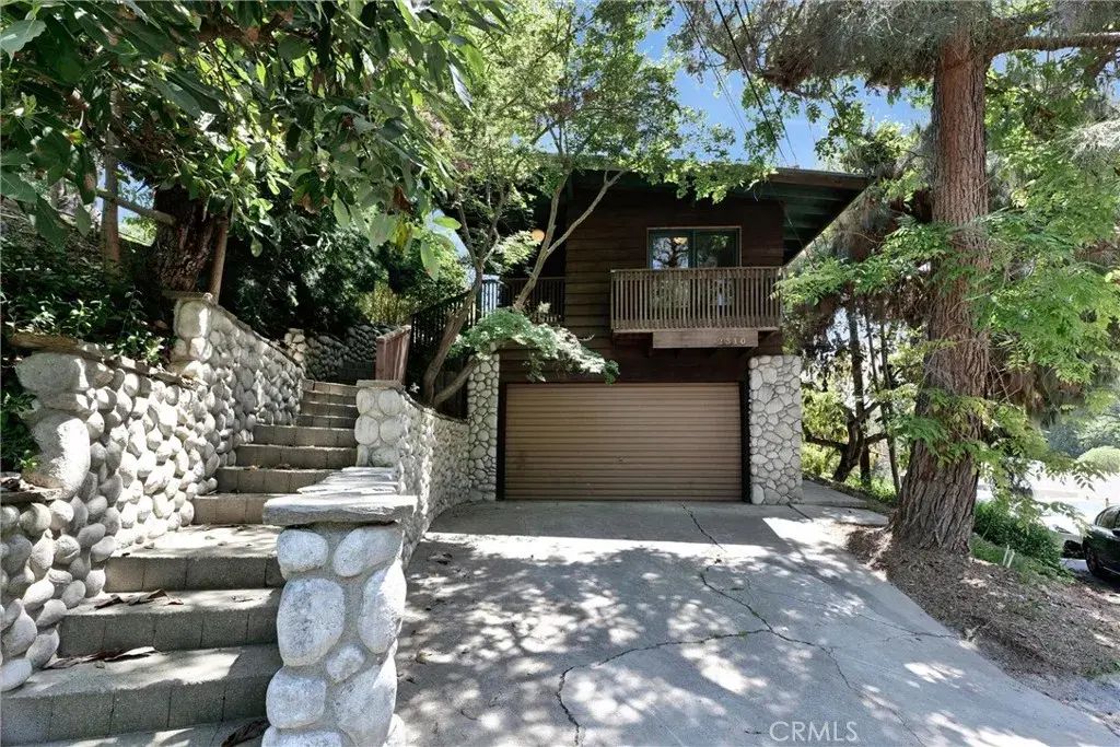 2310 Las Palomas Drive, La Habra Heights