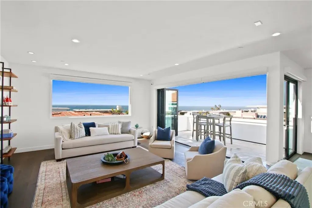 2215 Bayview Drive, Manhattan Beach