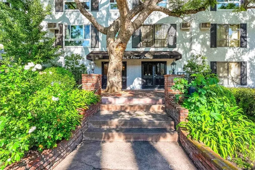 1222 N Olive Drive 213, West Hollywood